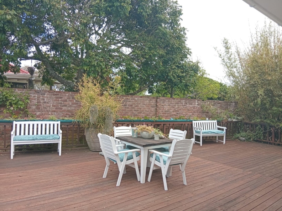 6 Bedroom Property for Sale in Gonubie Eastern Cape